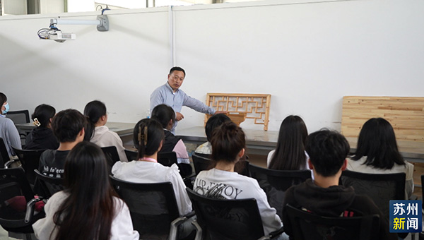 兴发娱乐[苏州景物园林设计,苏州景物园林施工,苏州文物古建修缮,苏州香山制造,苏州园林设计,苏州景物园林设计,苏州园林制造,苏州景物园林制造,苏州古修建修复]