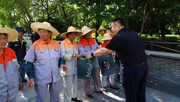 兴发娱乐[苏州景物园林设计,苏州景物园林施工,苏州文物古建修缮,苏州香山制造,苏州园林设计,苏州景物园林设计,苏州园林制造,苏州景物园林制造,苏州古修建修复]