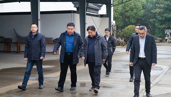 兴发娱乐[苏州景物园林设计,苏州景物园林施工,苏州文物古建修缮,苏州香山制造,苏州园林设计,苏州景物园林设计,苏州园林制造,苏州景物园林制造,苏州古修建修复]