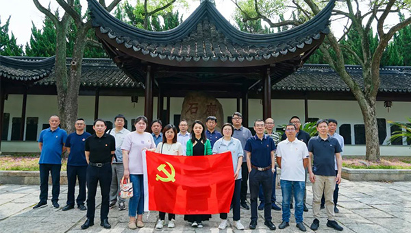 兴发娱乐[苏州景物园林设计,苏州景物园林施工,苏州文物古建修缮,苏州香山制造,苏州园林设计,苏州景物园林设计,苏州园林制造,苏州景物园林制造,苏州古修建修复]