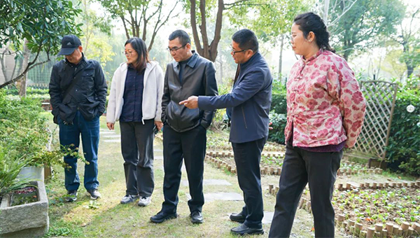 兴发娱乐[苏州景物园林设计,苏州景物园林施工,苏州文物古建修缮,苏州香山制造,苏州园林设计,苏州景物园林设计,苏州园林制造,苏州景物园林制造,苏州古修建修复]