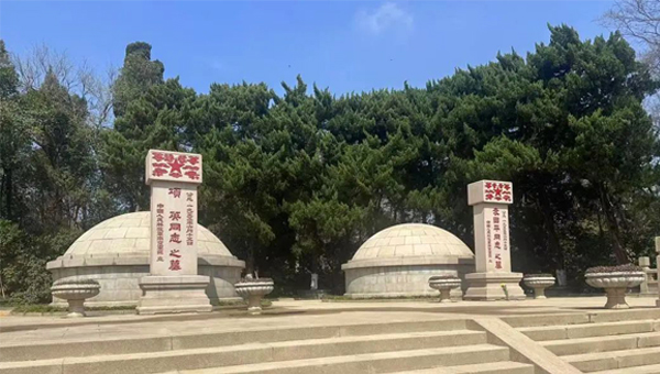 兴发娱乐[苏州景物园林设计,苏州景物园林施工,苏州文物古建修缮,苏州香山制造,苏州园林设计,苏州景物园林设计,苏州园林制造,苏州景物园林制造,苏州古修建修复]