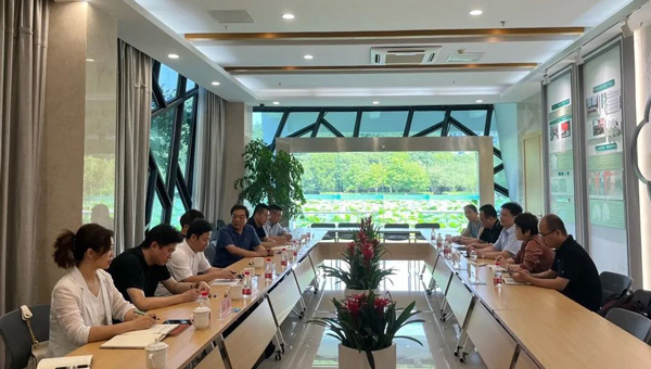 兴发娱乐[苏州景物园林设计,苏州景物园林施工,苏州文物古建修缮,苏州香山制造,苏州园林设计,苏州景物园林设计,苏州园林制造,苏州景物园林制造,苏州古修建修复]