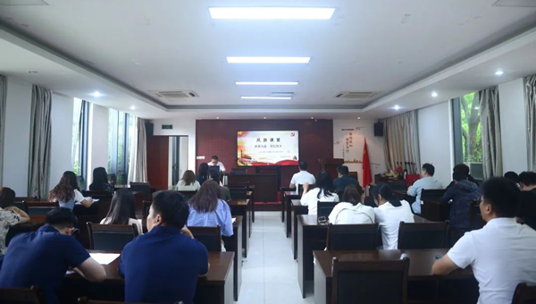 兴发娱乐[苏州景物园林设计,苏州景物园林施工,苏州文物古建修缮,苏州香山制造,苏州园林设计,苏州景物园林设计,苏州园林制造,苏州景物园林制造,苏州古修建修复]