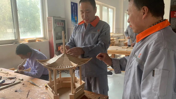 兴发娱乐[苏州景物园林设计,苏州景物园林施工,苏州文物古建修缮,苏州香山制造,苏州园林设计,苏州景物园林设计,苏州园林制造,苏州景物园林制造,苏州古修建修复]