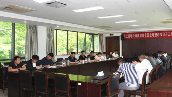 兴发娱乐[苏州景物园林设计,苏州景物园林施工,苏州文物古建修缮,苏州香山制造,苏州园林设计,苏州景物园林设计,苏州园林制造,苏州景物园林制造,苏州古修建修复]
