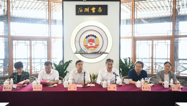 兴发娱乐[苏州景物园林设计,苏州景物园林施工,苏州文物古建修缮,苏州香山制造,苏州园林设计,苏州景物园林设计,苏州园林制造,苏州景物园林制造,苏州古修建修复]