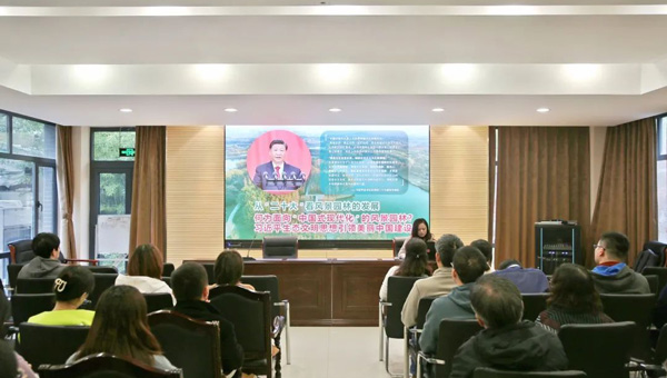 兴发娱乐[苏州景物园林设计,苏州景物园林施工,苏州文物古建修缮,苏州香山制造,苏州园林设计,苏州景物园林设计,苏州园林制造,苏州景物园林制造,苏州古修建修复]