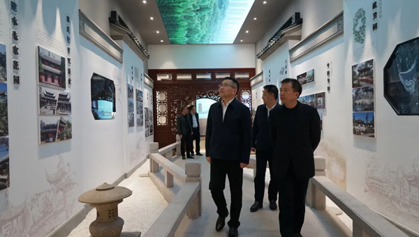 兴发娱乐[苏州景物园林设计,苏州景物园林施工,苏州文物古建修缮,苏州香山制造,苏州园林设计,苏州景物园林设计,苏州园林制造,苏州景物园林制造,苏州古修建修复]