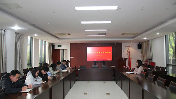 兴发娱乐[苏州景物园林设计,苏州景物园林施工,苏州文物古建修缮,苏州香山制造,苏州园林设计,苏州景物园林设计,苏州园林制造,苏州景物园林制造,苏州古修建修复]