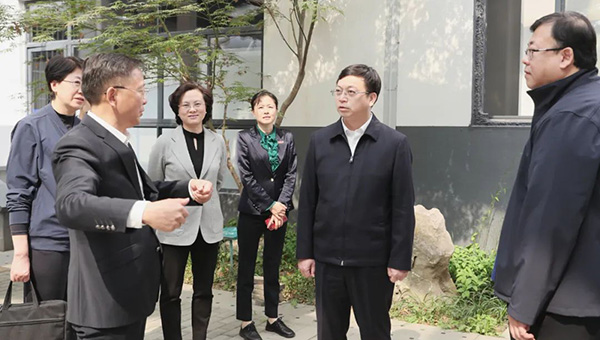 兴发娱乐[苏州景物园林设计,苏州景物园林施工,苏州文物古建修缮,苏州香山制造,苏州园林设计,苏州景物园林设计,苏州园林制造,苏州景物园林制造,苏州古修建修复]