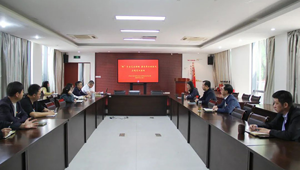兴发娱乐[苏州景物园林设计,苏州景物园林施工,苏州文物古建修缮,苏州香山制造,苏州园林设计,苏州景物园林设计,苏州园林制造,苏州景物园林制造,苏州古修建修复]