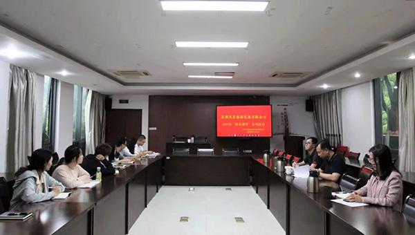 兴发娱乐[苏州景物园林设计,苏州景物园林施工,苏州文物古建修缮,苏州香山制造,苏州园林设计,苏州景物园林设计,苏州园林制造,苏州景物园林制造,苏州古修建修复]
