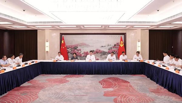 兴发娱乐[苏州景物园林设计,苏州景物园林施工,苏州文物古建修缮,苏州香山制造,苏州园林设计,苏州景物园林设计,苏州园林制造,苏州景物园林制造,苏州古修建修复]