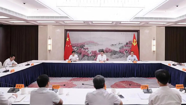 兴发娱乐[苏州景物园林设计,苏州景物园林施工,苏州文物古建修缮,苏州香山制造,苏州园林设计,苏州景物园林设计,苏州园林制造,苏州景物园林制造,苏州古修建修复]