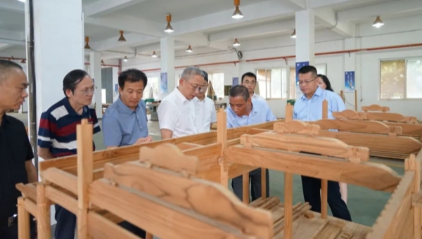 兴发娱乐[苏州景物园林设计,苏州景物园林施工,苏州文物古建修缮,苏州香山制造,苏州园林设计,苏州景物园林设计,苏州园林制造,苏州景物园林制造,苏州古修建修复]