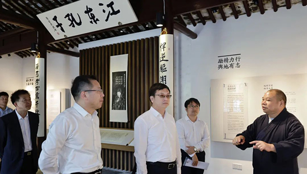 兴发娱乐[苏州景物园林设计,苏州景物园林施工,苏州文物古建修缮,苏州香山制造,苏州园林设计,苏州景物园林设计,苏州园林制造,苏州景物园林制造,苏州古修建修复]