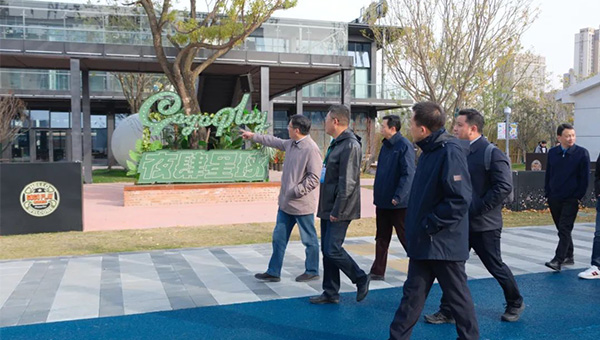 兴发娱乐[苏州景物园林设计,苏州景物园林施工,苏州文物古建修缮,苏州香山制造,苏州园林设计,苏州景物园林设计,苏州园林制造,苏州景物园林制造,苏州古修建修复]