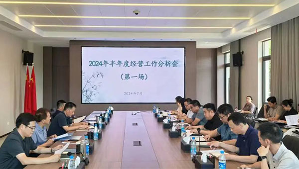 兴发娱乐[苏州景物园林设计,苏州景物园林施工,苏州文物古建修缮,苏州香山制造,苏州园林设计,苏州景物园林设计,苏州园林制造,苏州景物园林制造,苏州古修建修复]
