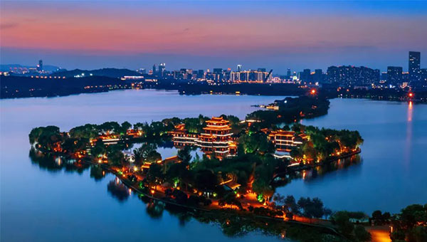 兴发娱乐[苏州景物园林设计,苏州景物园林施工,苏州文物古建修缮,苏州香山制造,苏州园林设计,苏州景物园林设计,苏州园林制造,苏州景物园林制造,苏州古修建修复]