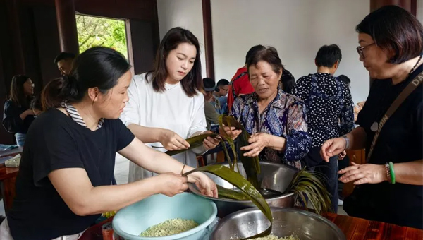 兴发娱乐[苏州景物园林设计,苏州景物园林施工,苏州文物古建修缮,苏州香山制造,苏州园林设计,苏州景物园林设计,苏州园林制造,苏州景物园林制造,苏州古修建修复]